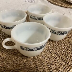 Vintage Corelle cups